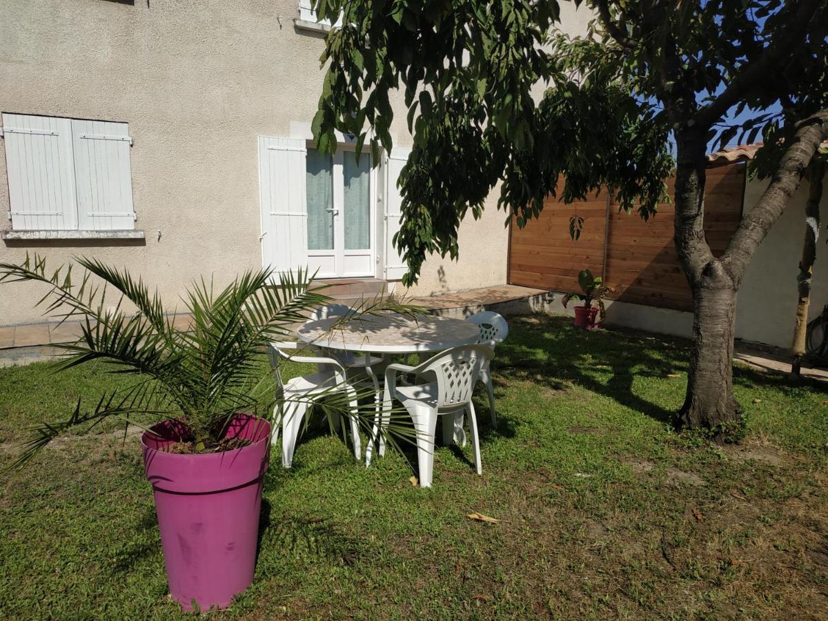 Appart 28M2 Avec Jardin Et Parking Prives, Chambre Separee Milhaud Ngoại thất bức ảnh