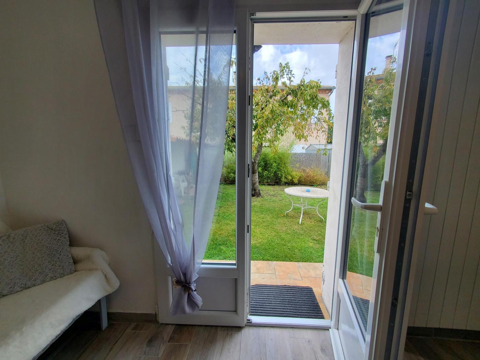 Appart 28M2 Avec Jardin Et Parking Prives, Chambre Separee Milhaud Phòng bức ảnh